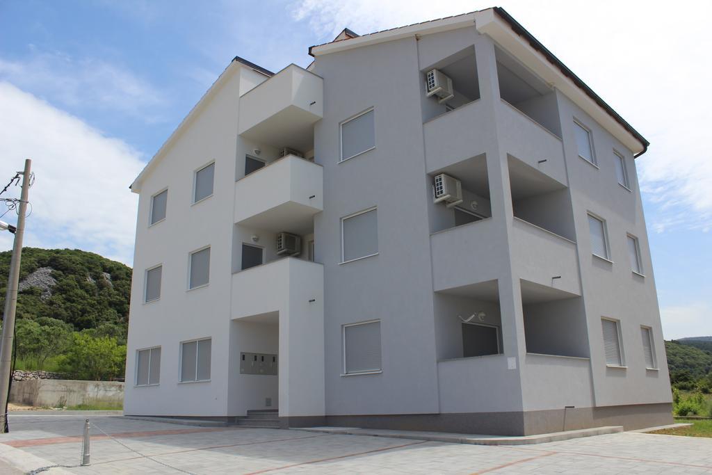 Apartments Petrusic Supetarska Draga Esterno foto